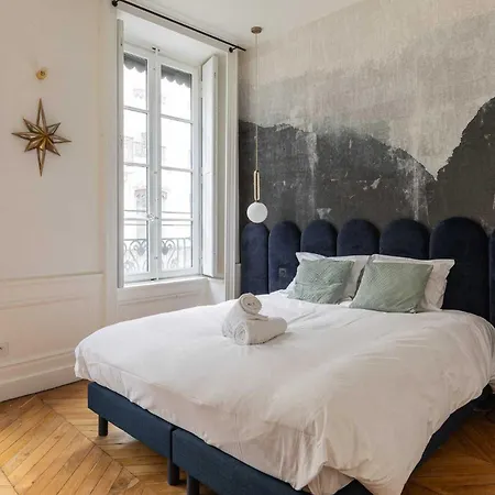 Luminous 2br 4p - Bellecour Place Ampere Apartment *